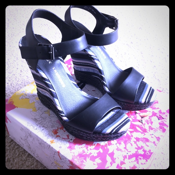 Chinese Laundry Wedges, Size 7, NWB - Picture 3 of 6
